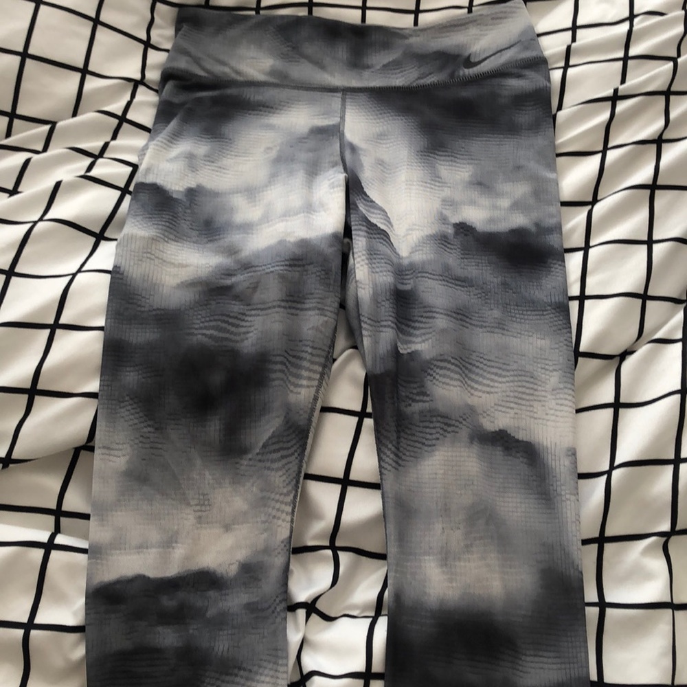 Women’s Nike DRI-FIT mesh tights medium